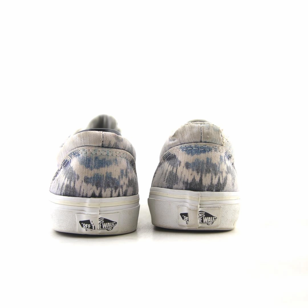 VANS AUTHENTIC Vans casual shoe snapshots