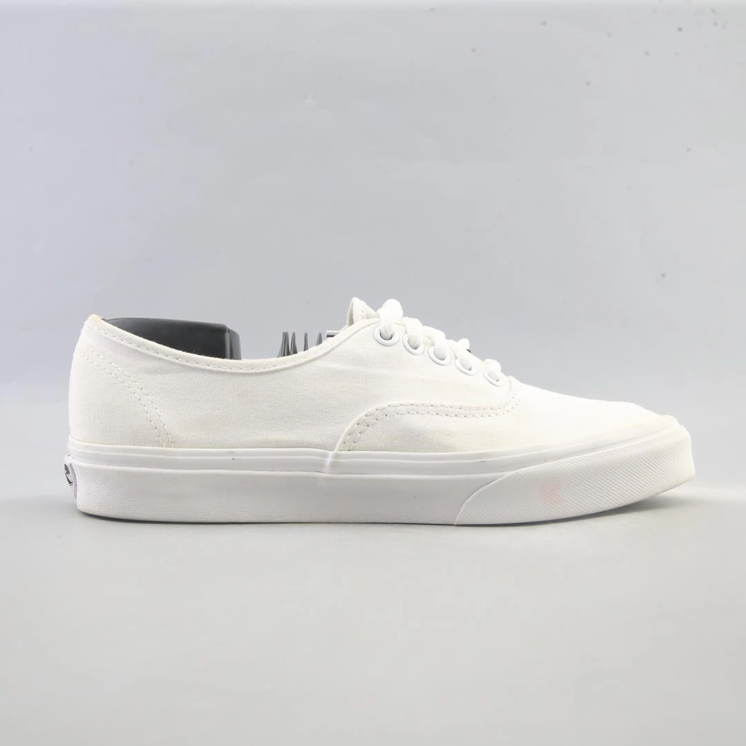 VANS AUTHENTIC Vans casual shoe snapshots