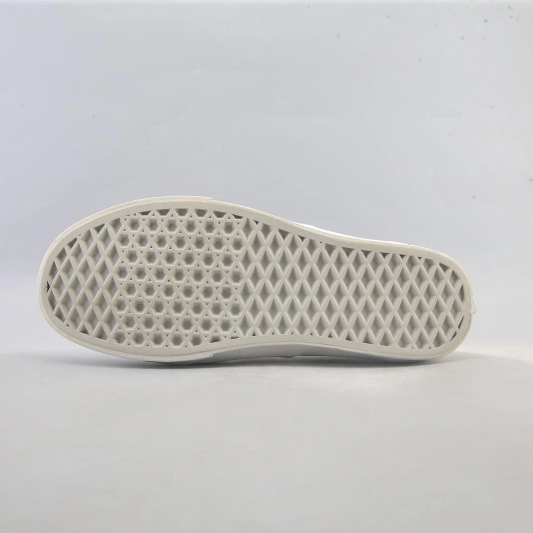 VANS AUTHENTIC Vans casual shoe snapshots