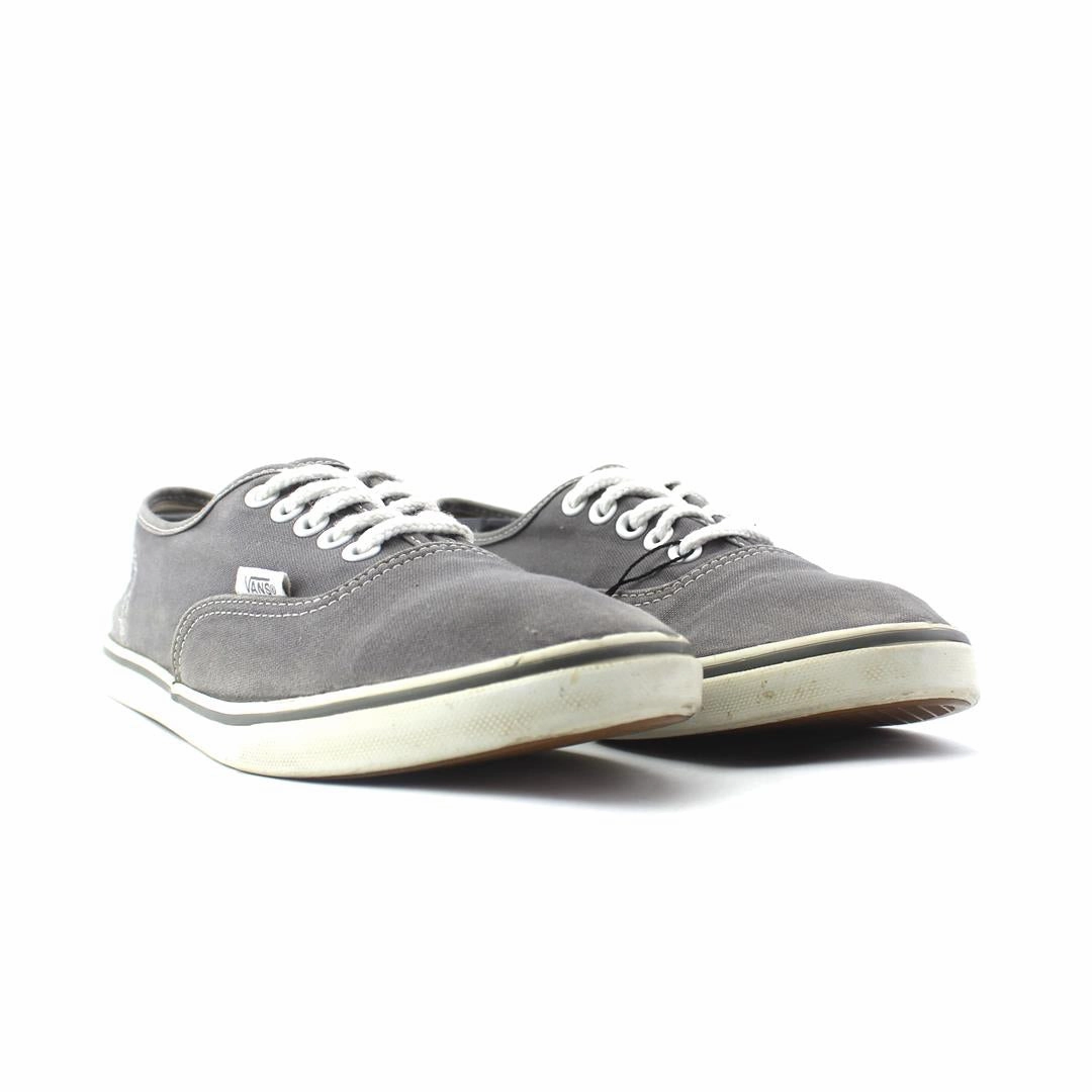 VANS AUTHENTIC Vans casual shoe snapshots
