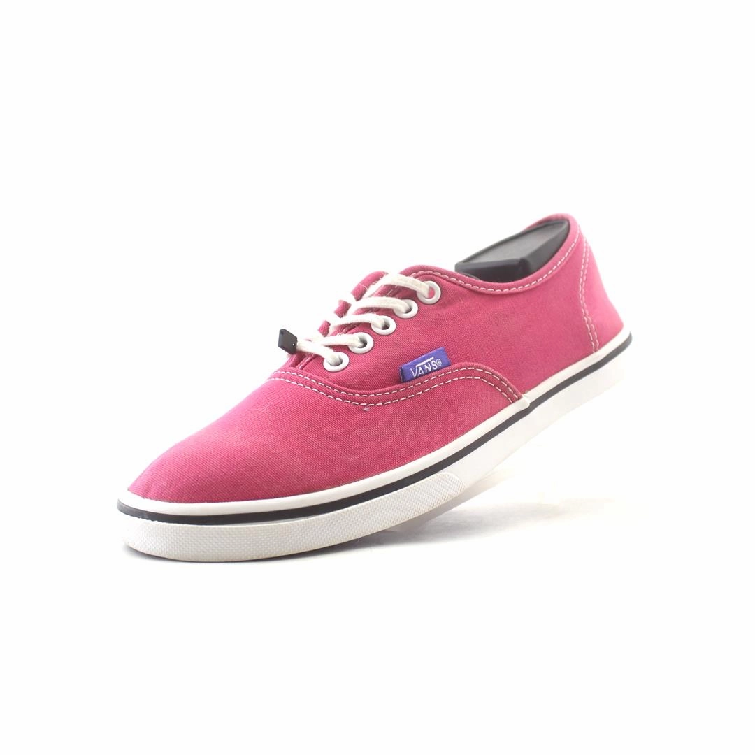 VANS AUTHENTIC Vans casual shoe snapshots