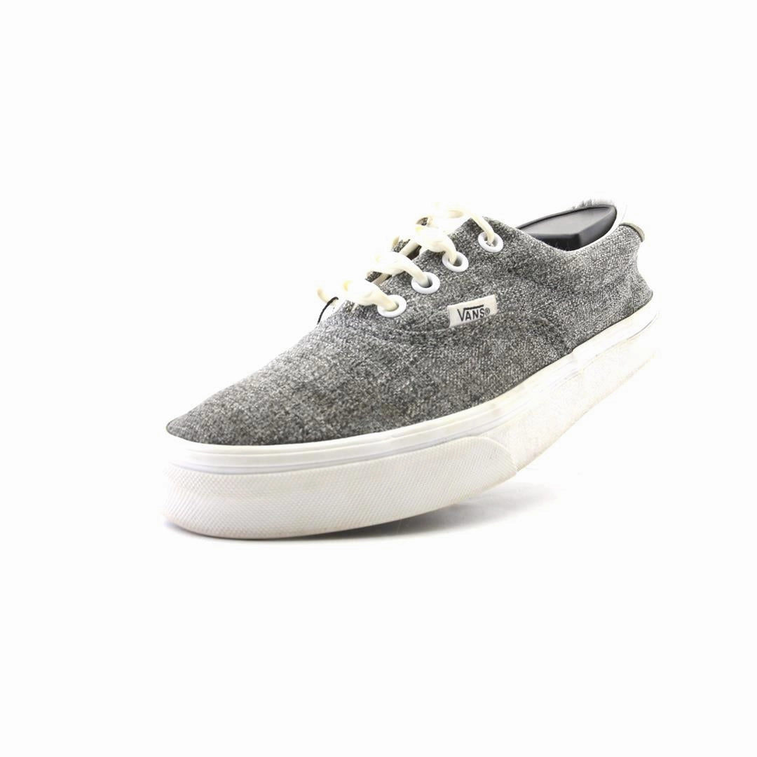 VANS AUTHENTIC Vans casual shoe snapshots