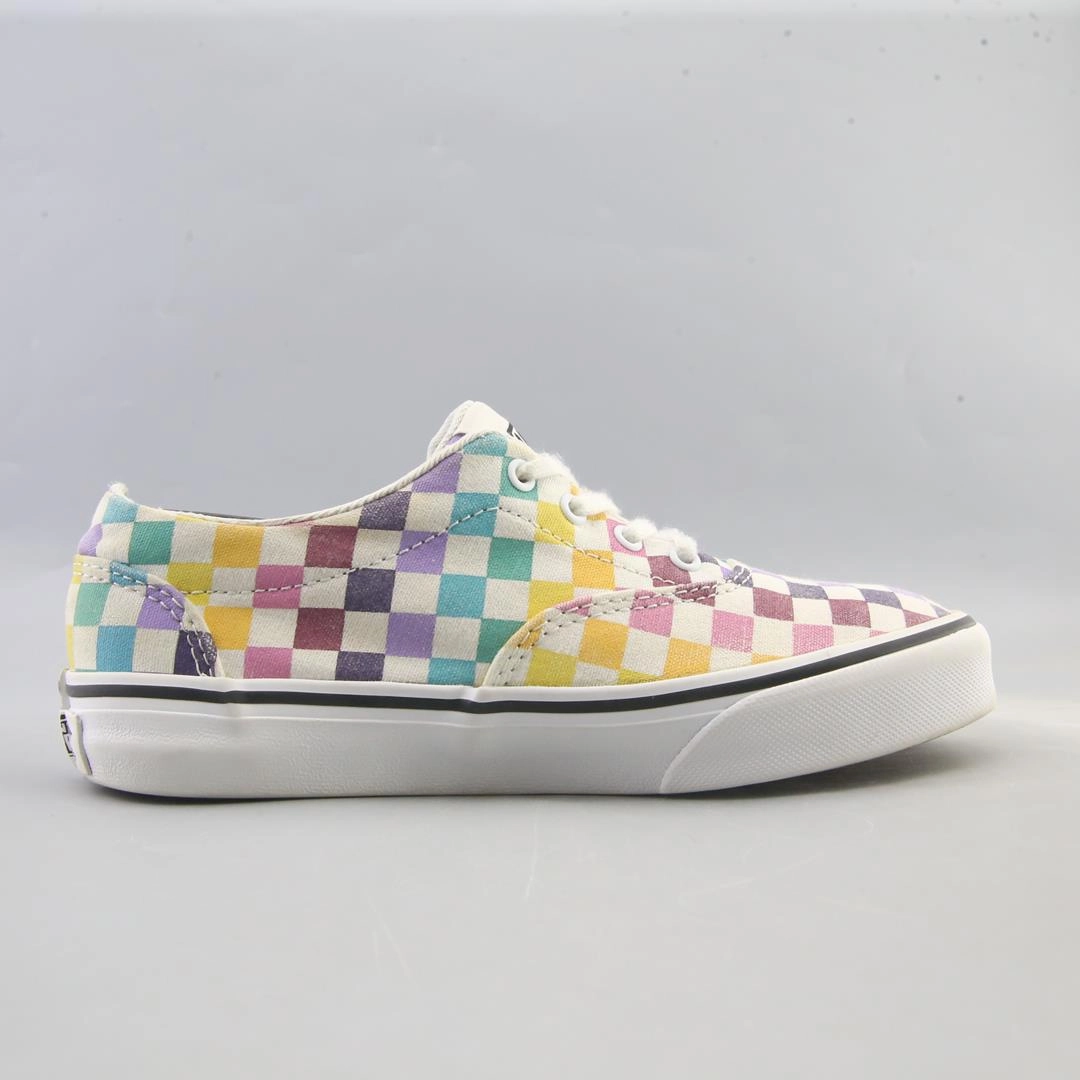 VANS AUTHENTIC Vans casual shoe snapshots
