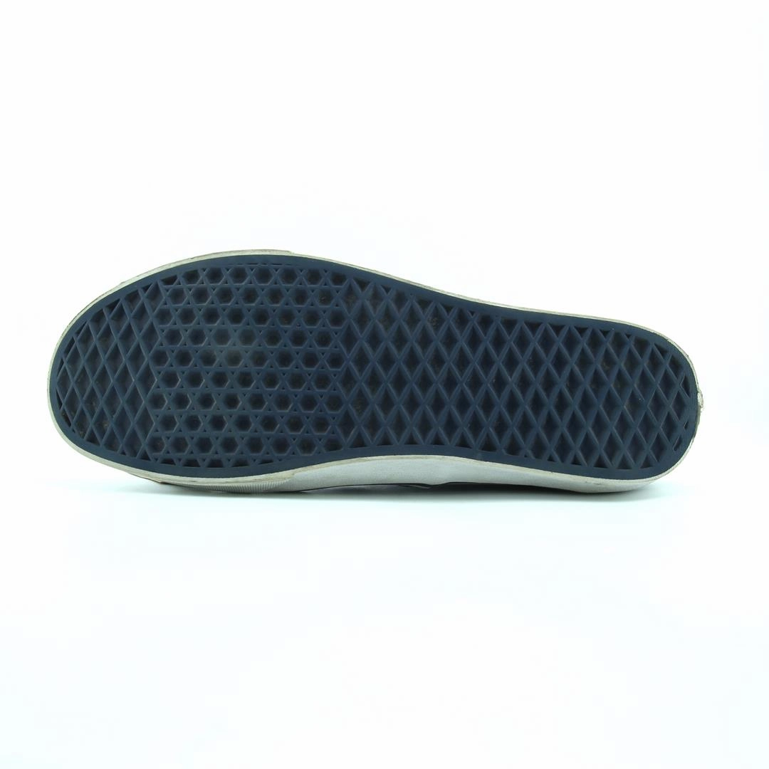 VANS AUTHENTIC Vans skate shoe imagery