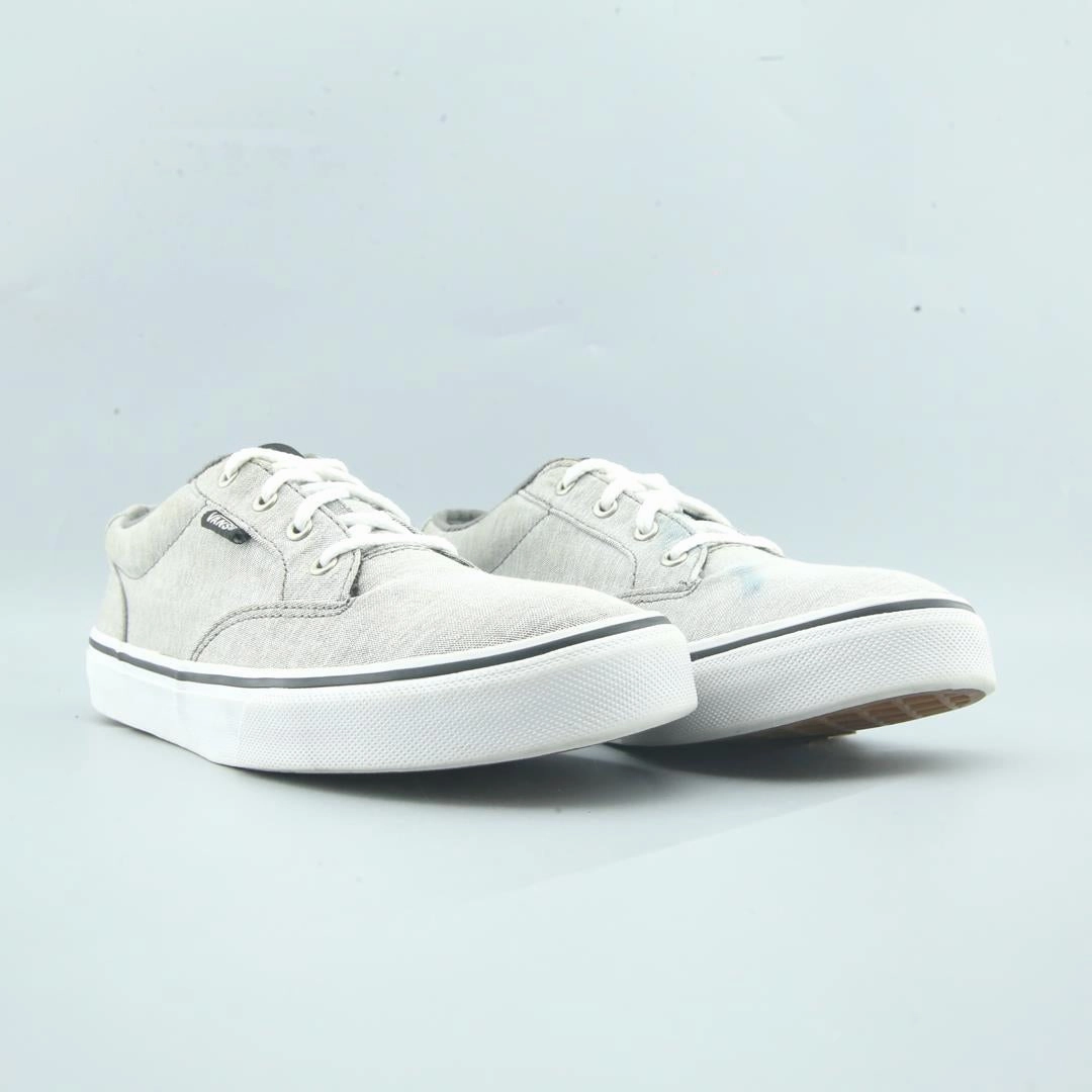VANS AUTHENTIC Vans skate shoe imagery