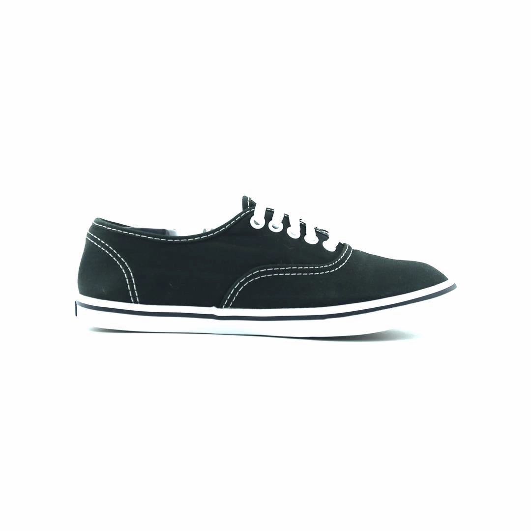 VANS AUTHENTIC Vans skate shoe imagery