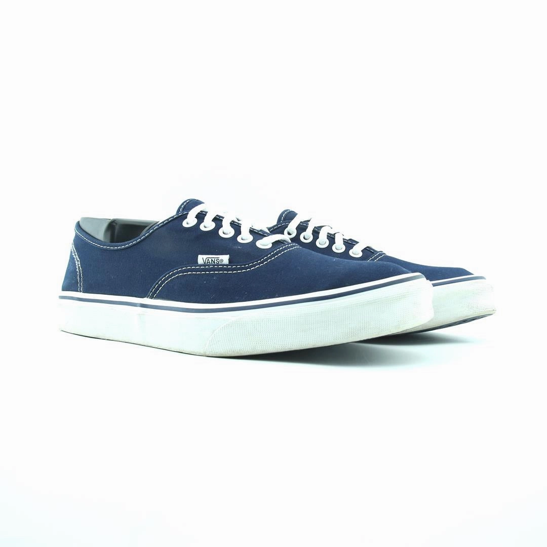 VANS AUTHENTIC Vans skate shoe imagery