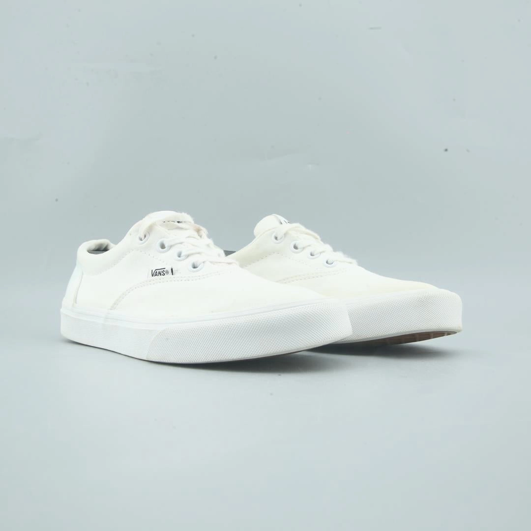 VANS AUTHENTIC Vans skate shoe imagery