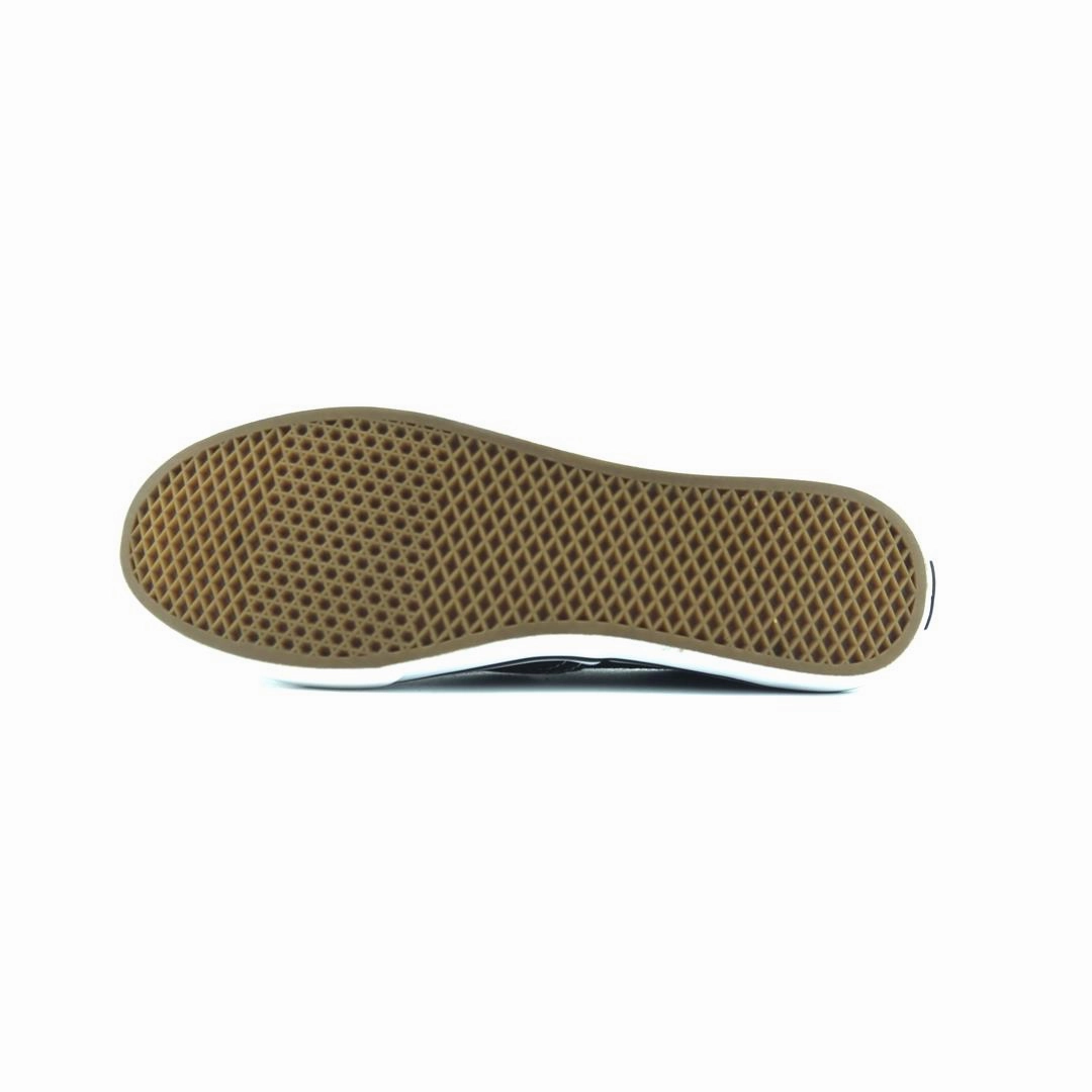VANS AUTHENTIC Vans skate shoe imagery