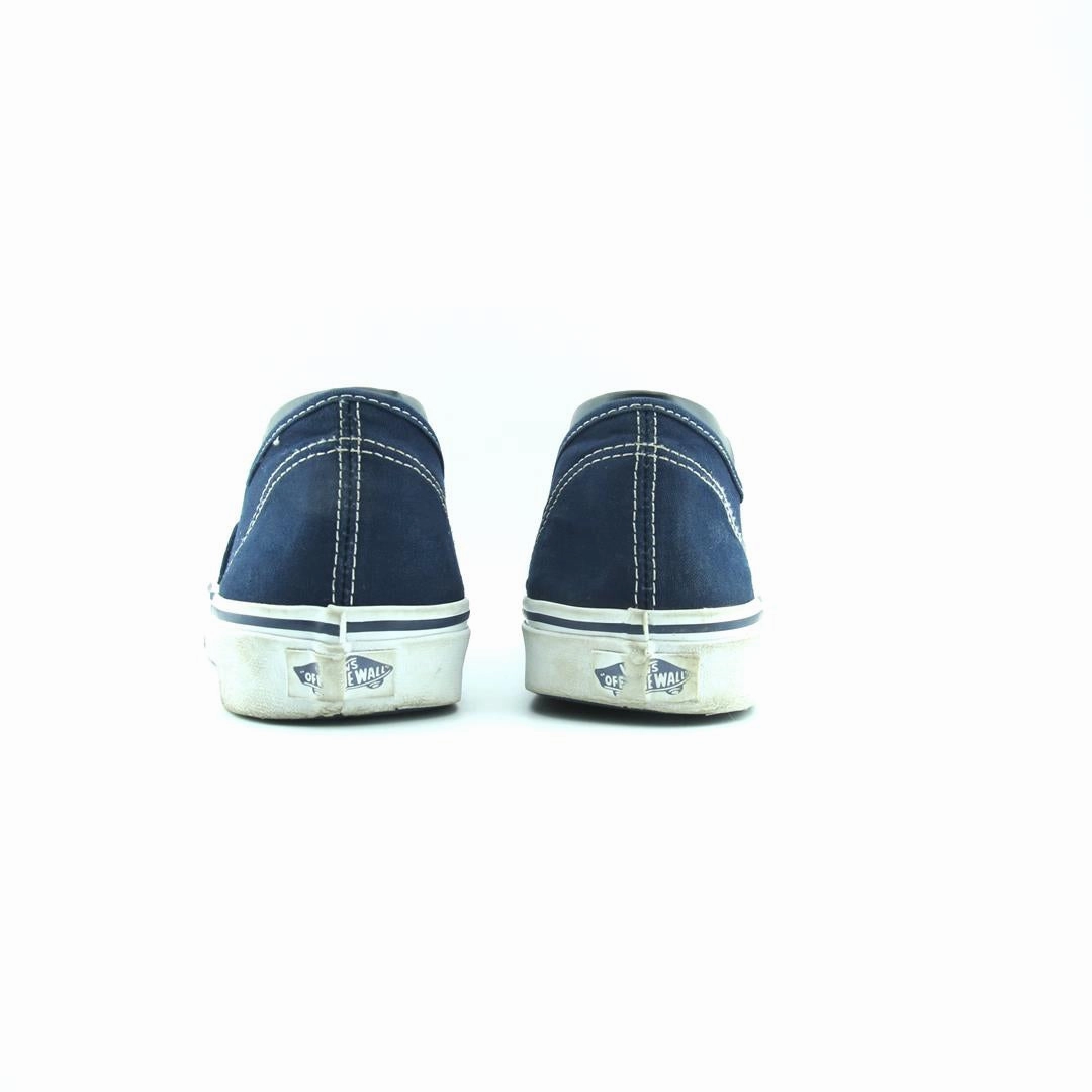 VANS AUTHENTIC Vans skate shoe imagery