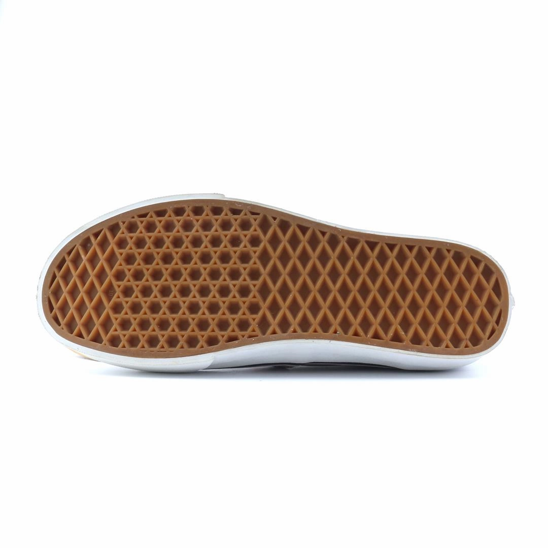 VANS AUTHENTIC Vans skate shoe imagery