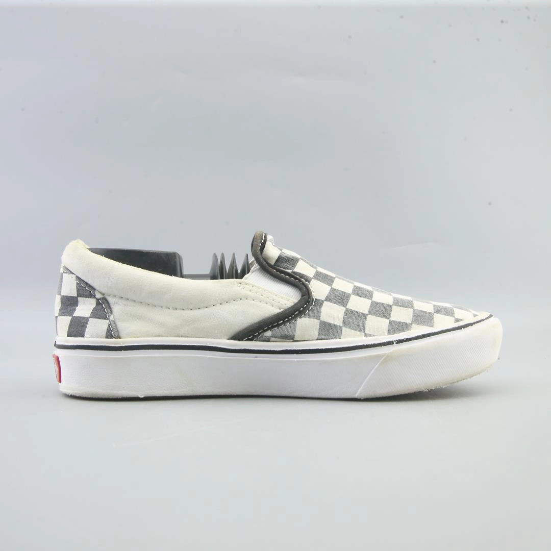 VANS CLASSIC CHECKERBOARD Vans casual shoe snapshots