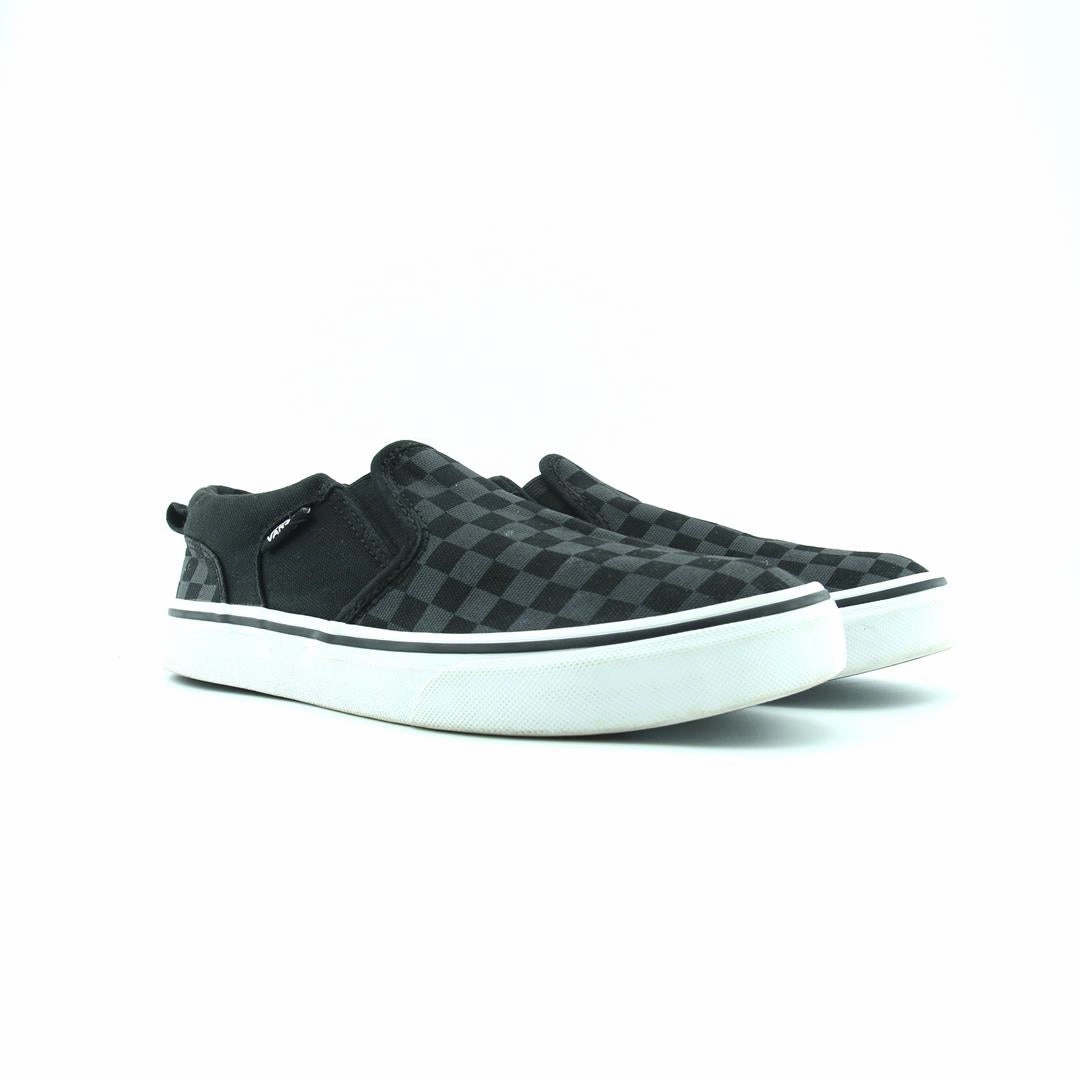 VANS CLASSIC CHECKERBOARD Vans skate shoe imagery