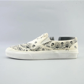 VANS CLASSIC Vans retro-inspired footwear styles