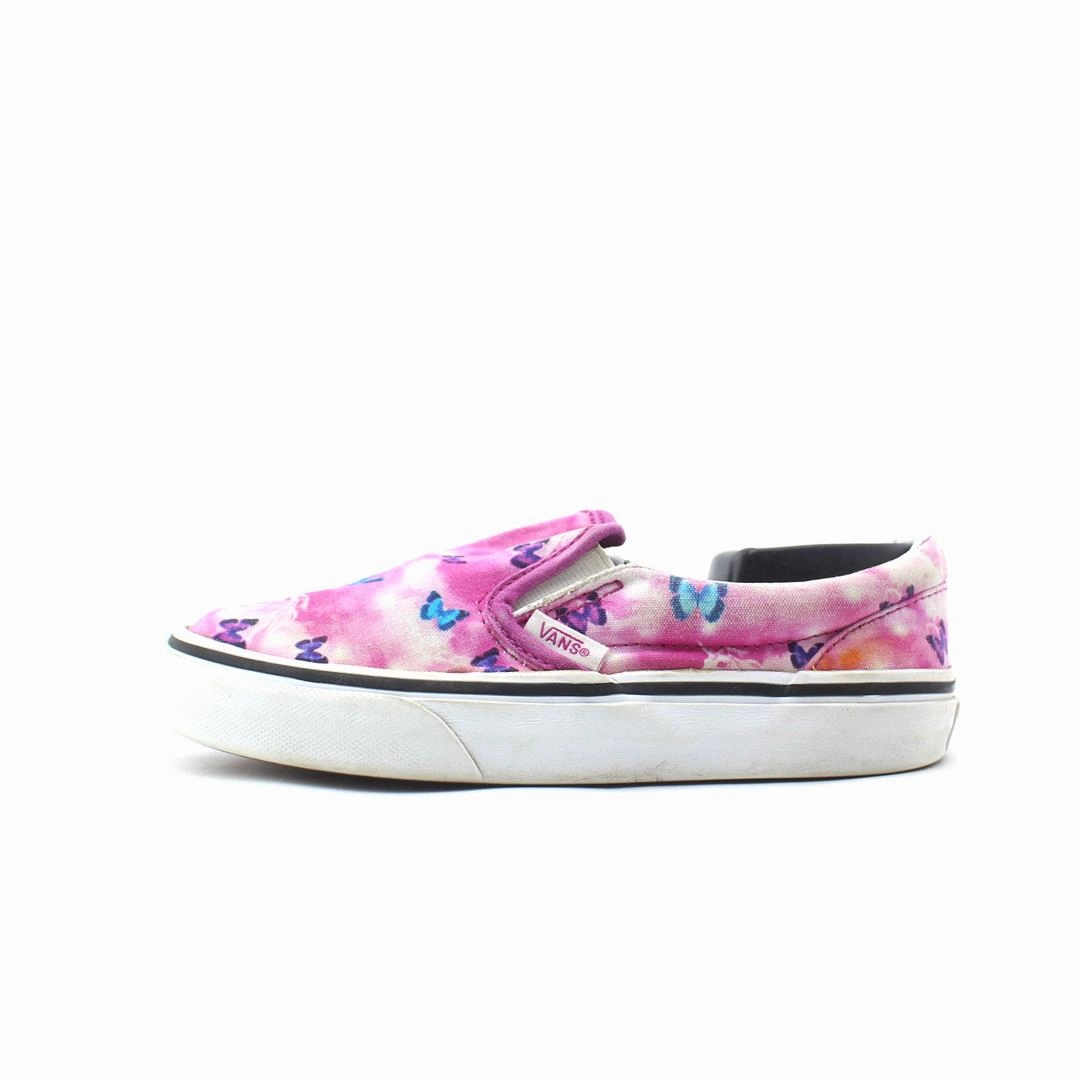 VANS CLASSIC Vans retro-inspired footwear styles