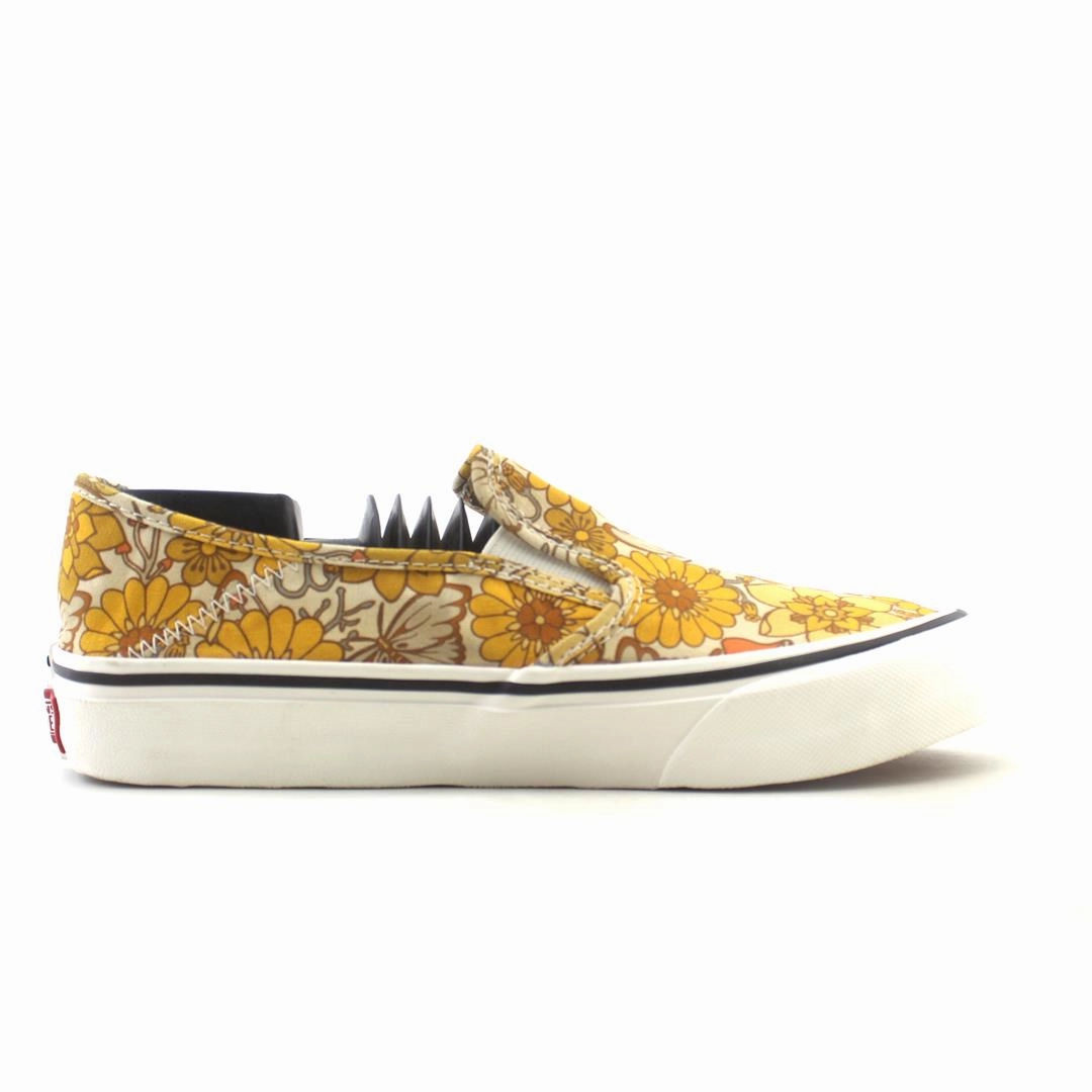 VANS CLASSICS FLORAL  UC Vans skate shoe imagery
