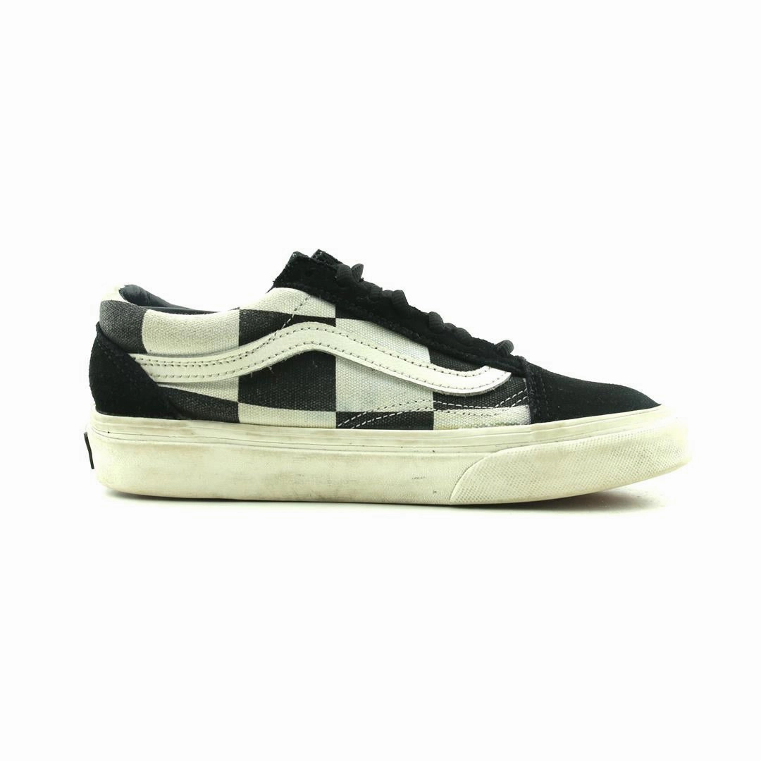 VANS OLD SKOOL  CHECKERBOARD Vans casual shoe snapshots