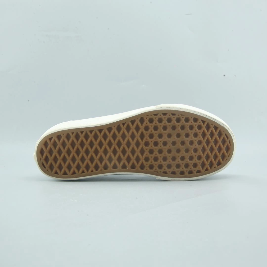 VANS OLD SKOOL PLATFORM Vans skate shoe imagery