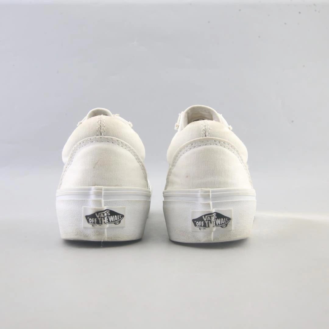 VANS OLD SKOOL Vans casual shoe snapshots