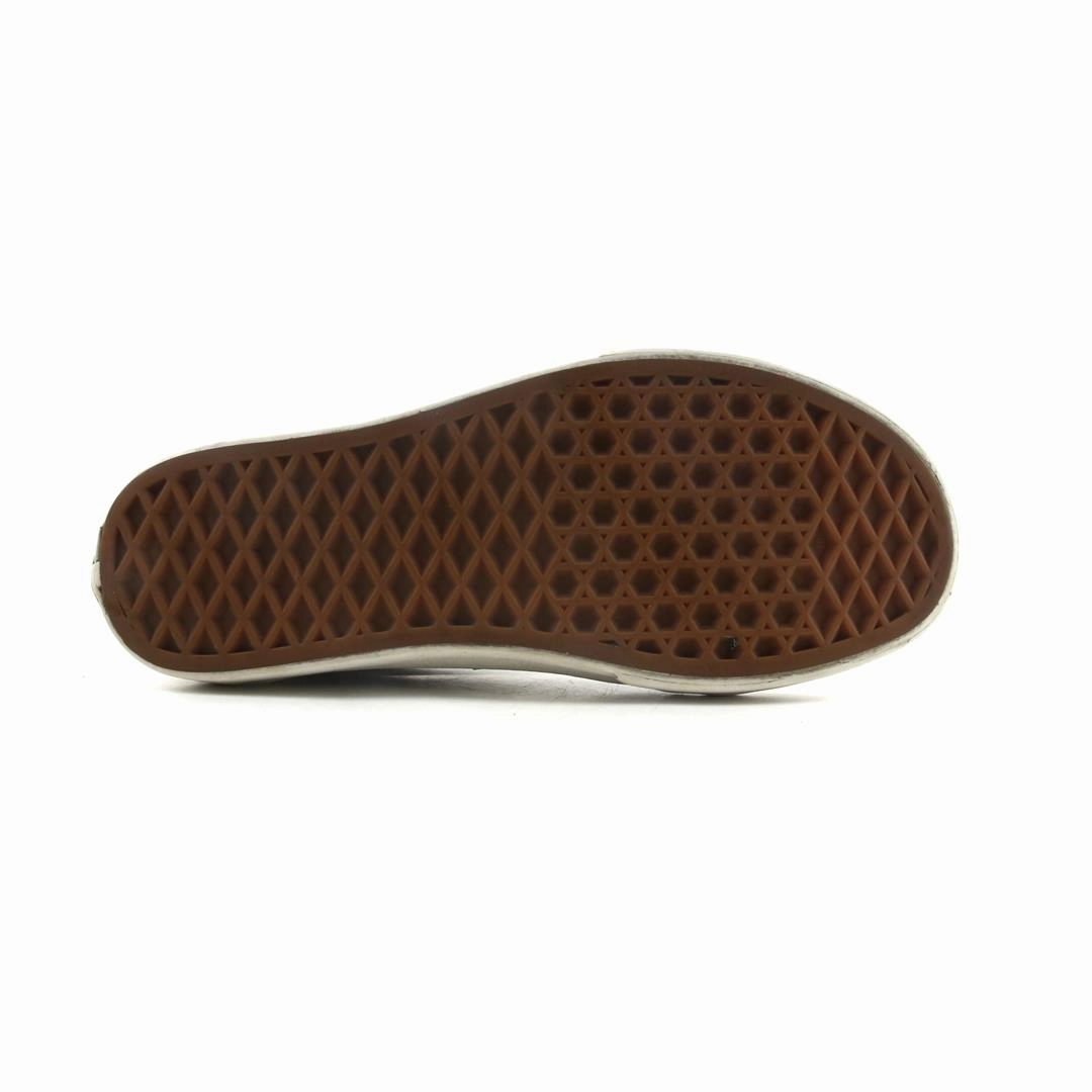 VANS OLD SKOOL Vans casual shoe snapshots