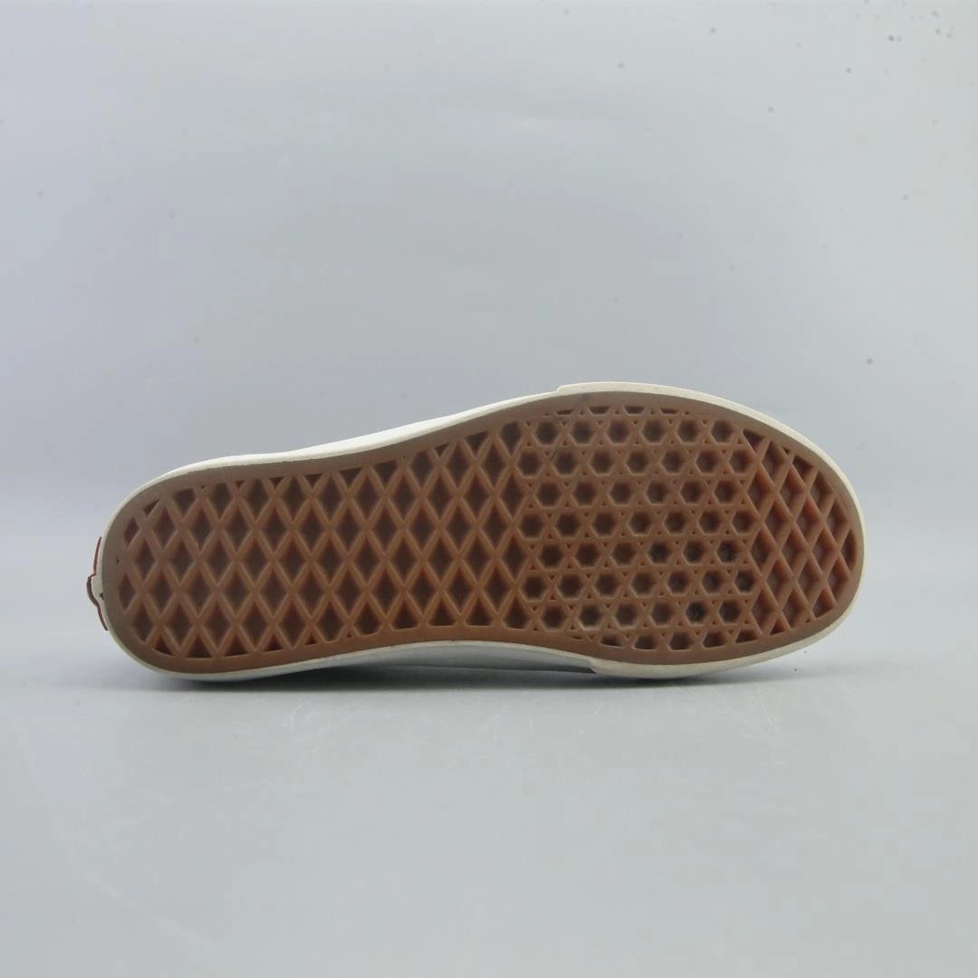 VANS OLD SKOOL Vans casual shoe snapshots