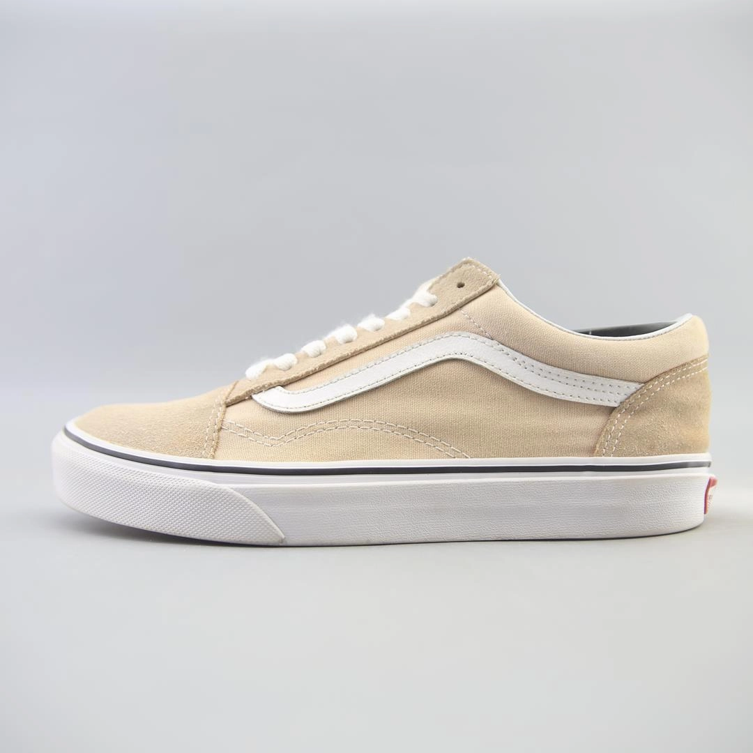 VANS OLD SKOOL Vans retro-inspired footwear styles