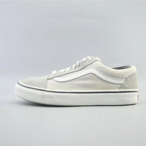 VANS OLD SKOOL Vans retro-inspired footwear styles