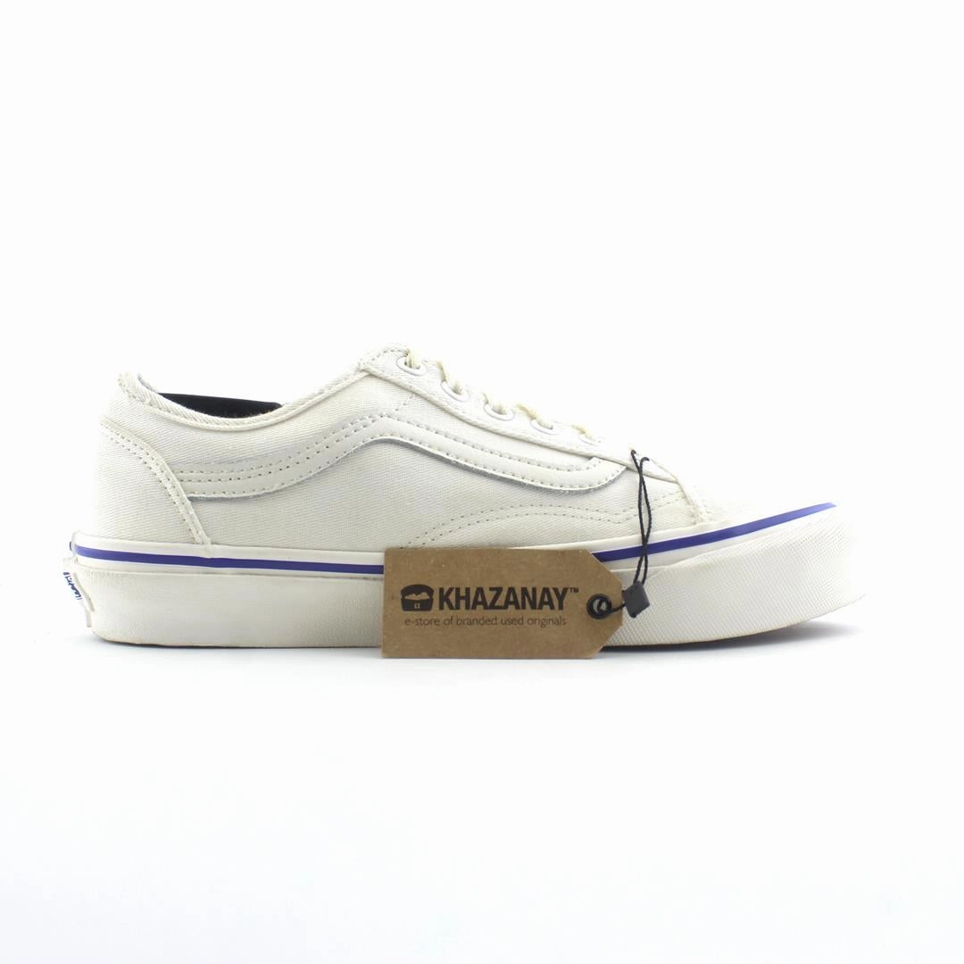 VANS OLD SKOOL Vans casual shoe snapshots