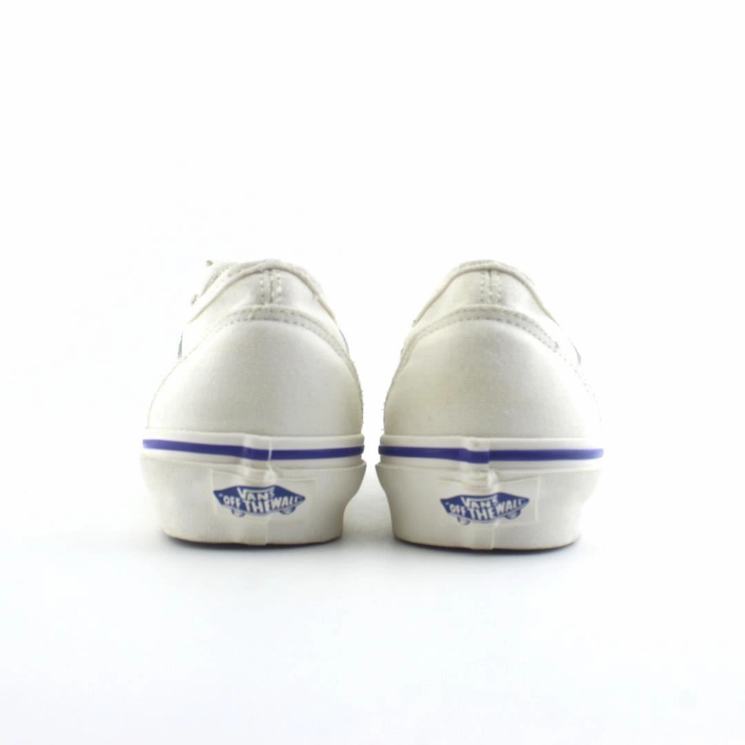 VANS OLD SKOOL Vans casual shoe snapshots