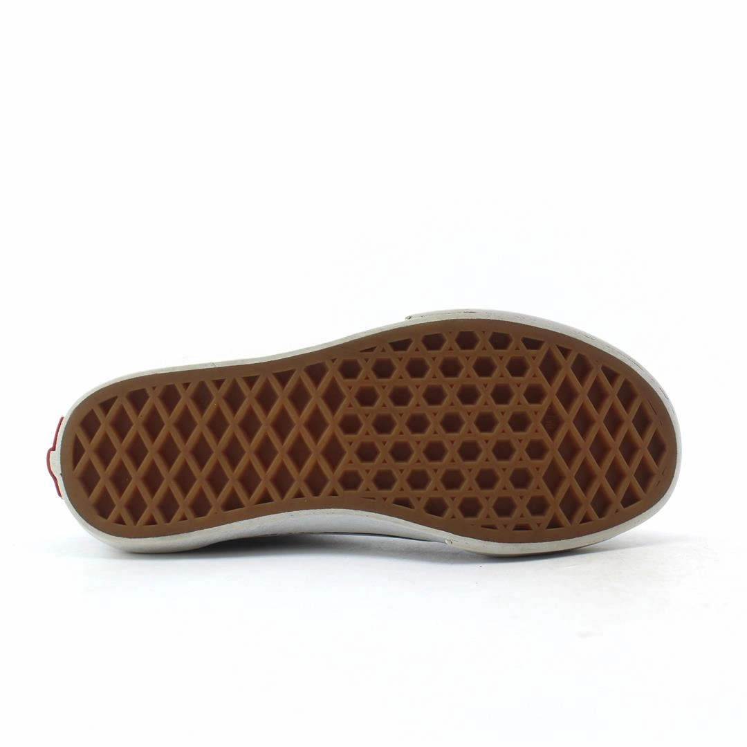 VANS OLD SKOOL Vans casual shoe snapshots