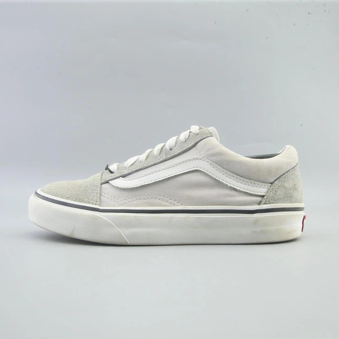 VANS OLD SKOOL Vans retro-inspired footwear styles
