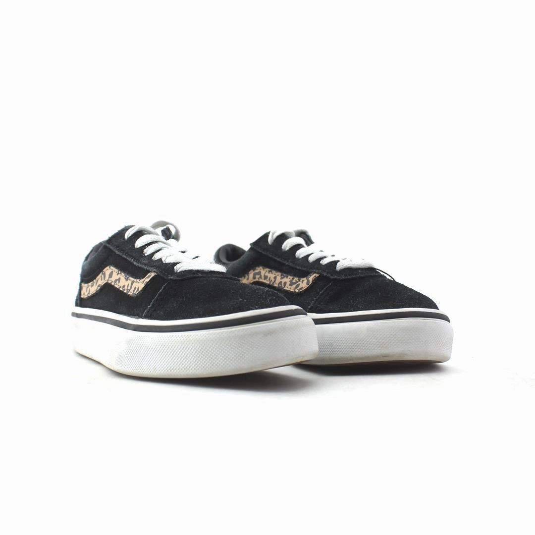 VANS OLD SKOOL Vans casual shoe snapshots