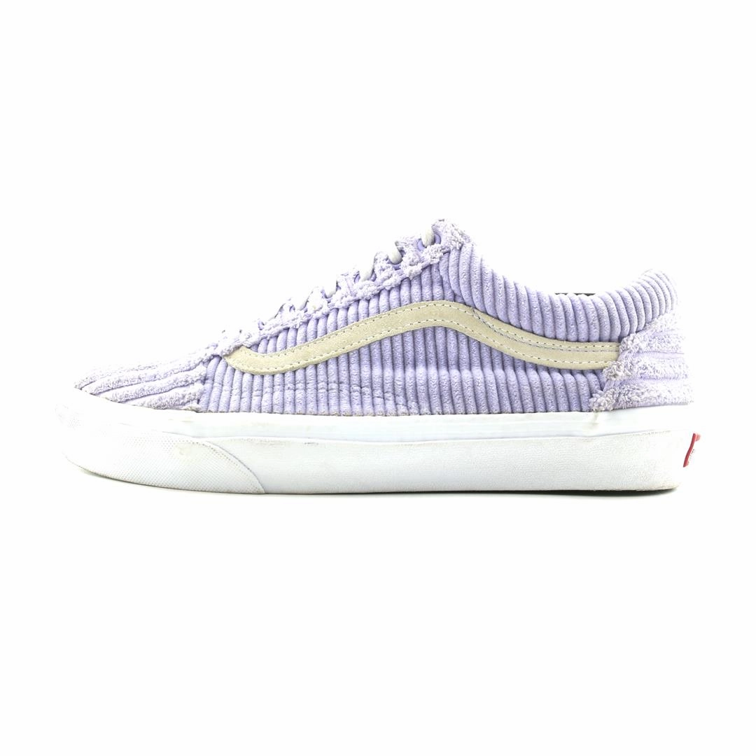 VANS OLD SKOOL Vans retro-inspired footwear styles