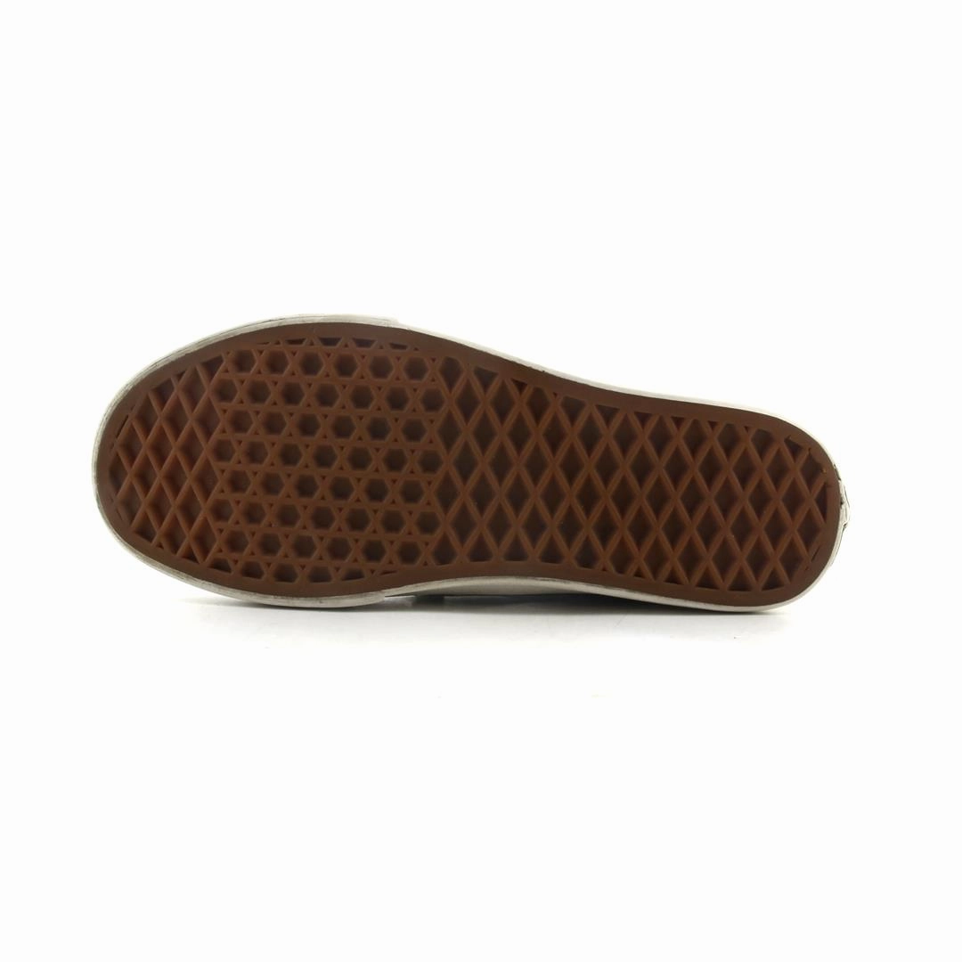 VANS OLD SKOOL Vans casual shoe snapshots