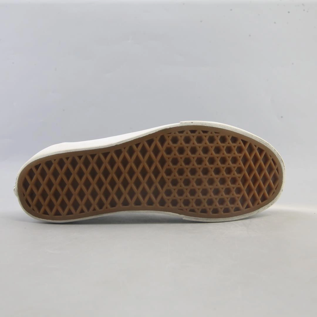 VANS OLD SKOOL Vans casual shoe snapshots