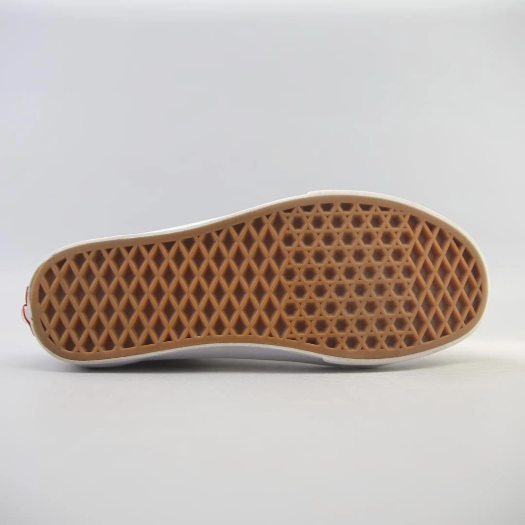 VANS OLD SKOOL Vans casual shoe snapshots