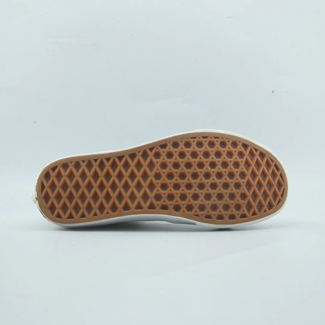 VANS SK8-HI Vans skate shoe imagery