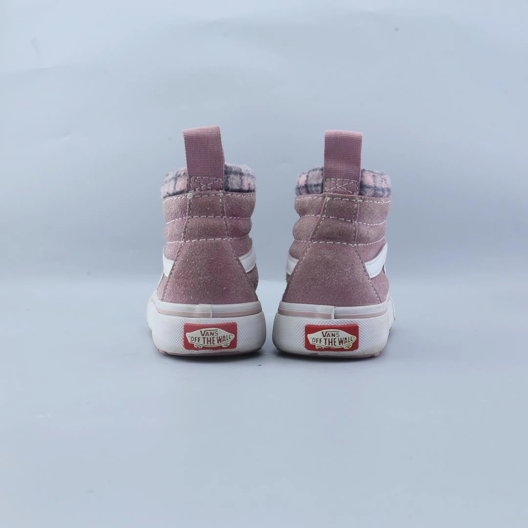 VANS SK8-HI Vans skate shoe imagery