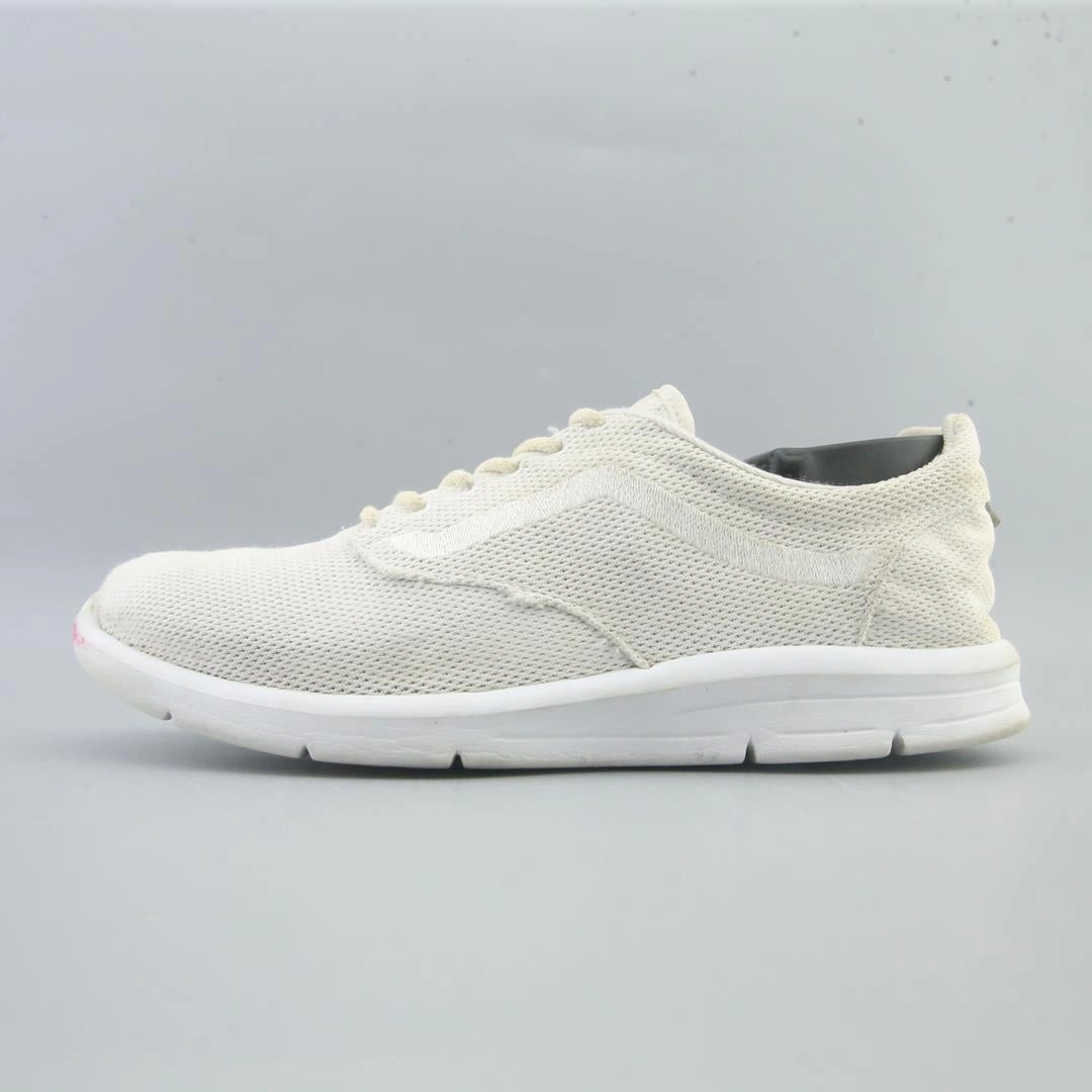 VANS  ULTRACUSH Vans retro-inspired footwear styles