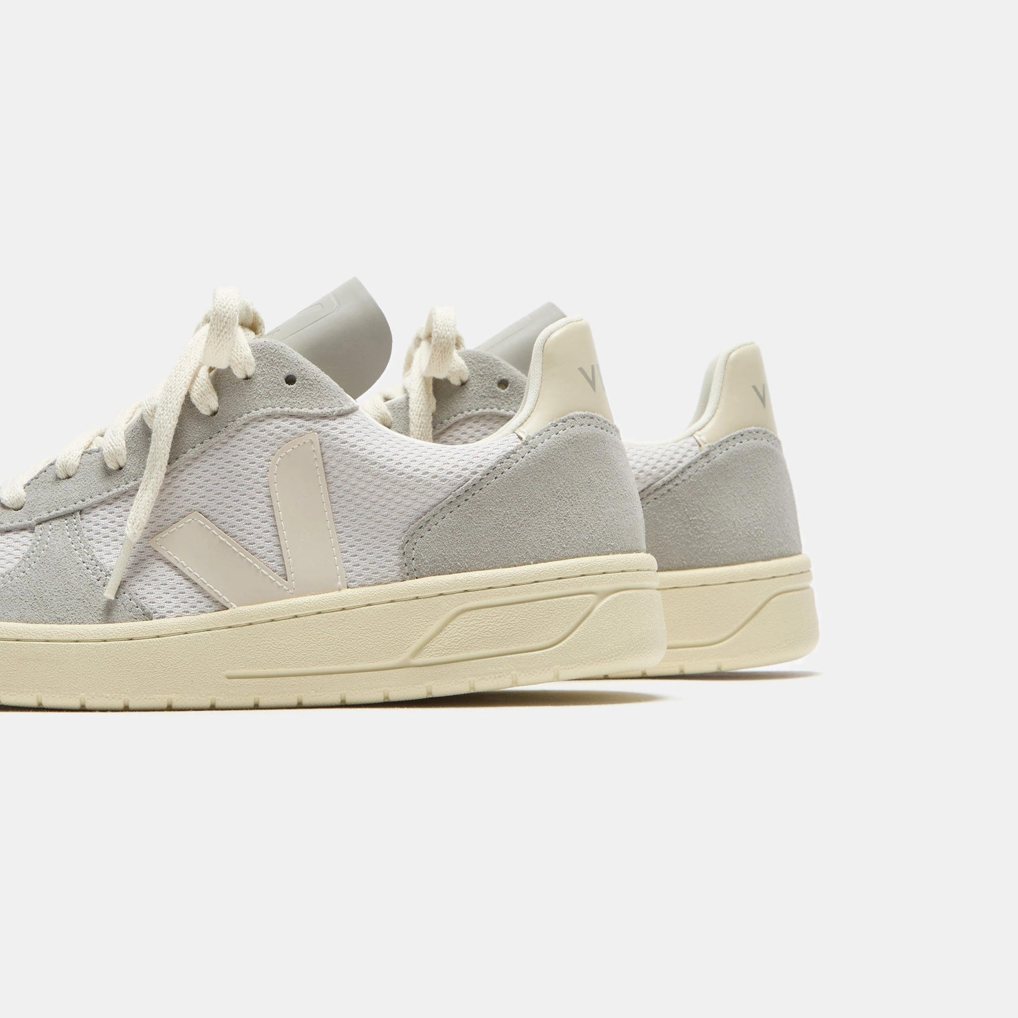 Veja V-10 - Light Grey Pierre Minimalist Walking Shoes