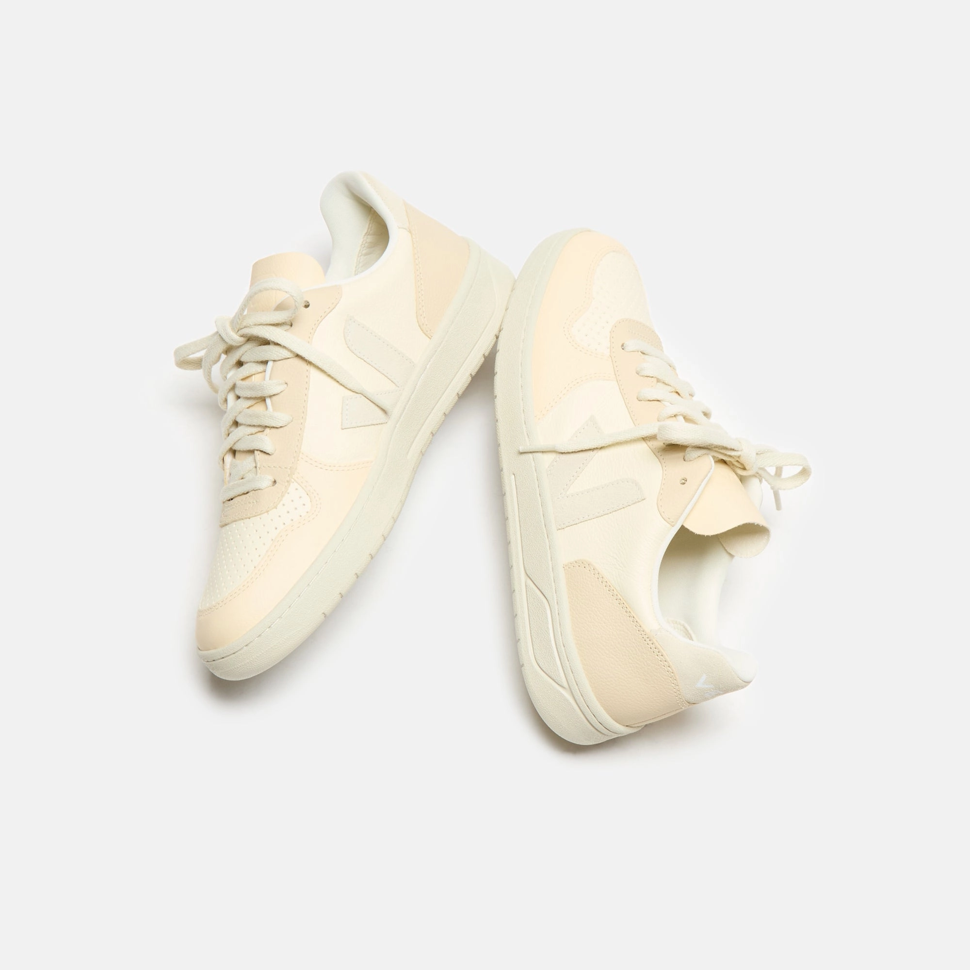 Veja V-10 - Multico Cashew Pierre Minimalist Walking Shoes