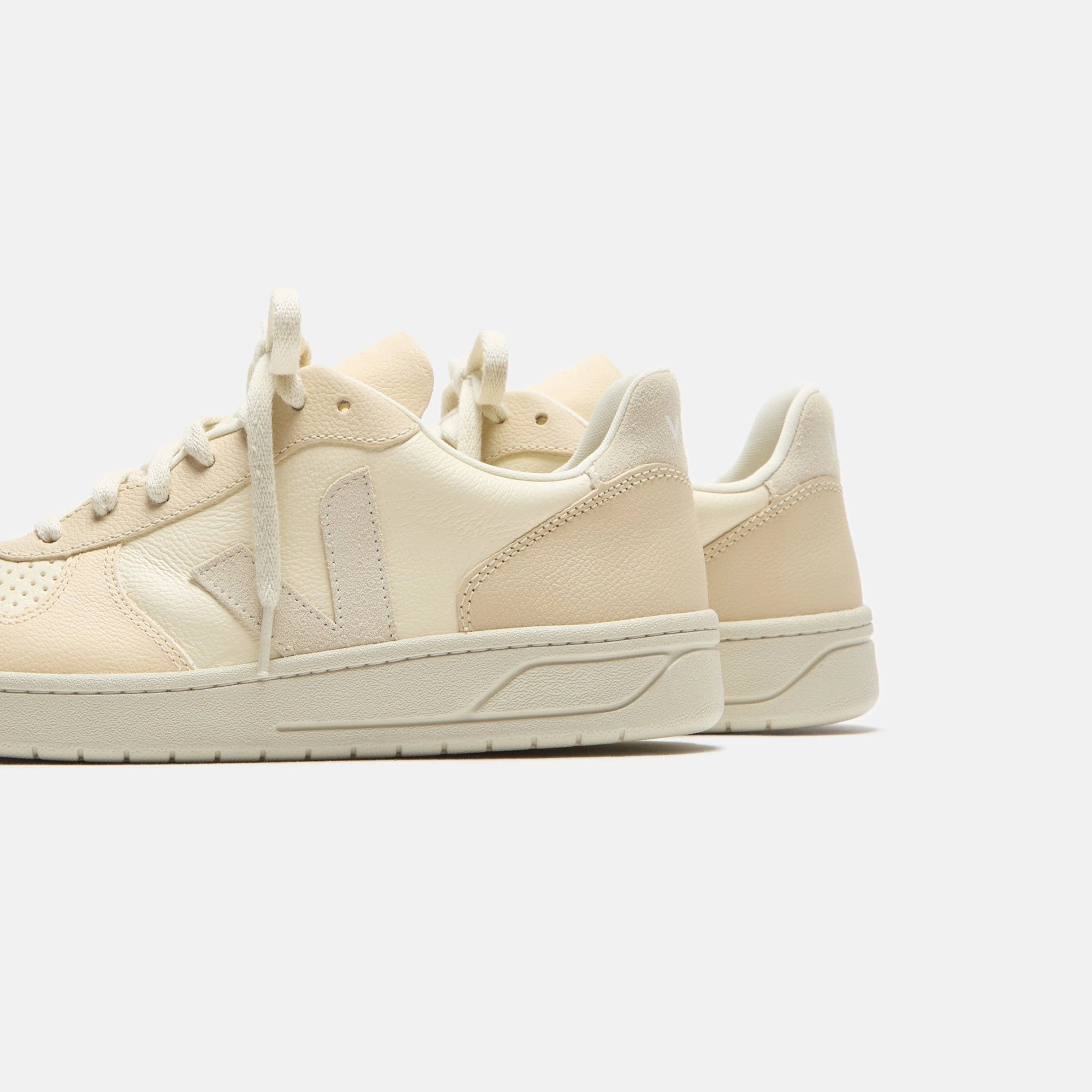 Veja V-10 - Multico Cashew Pierre Minimalist Walking Shoes