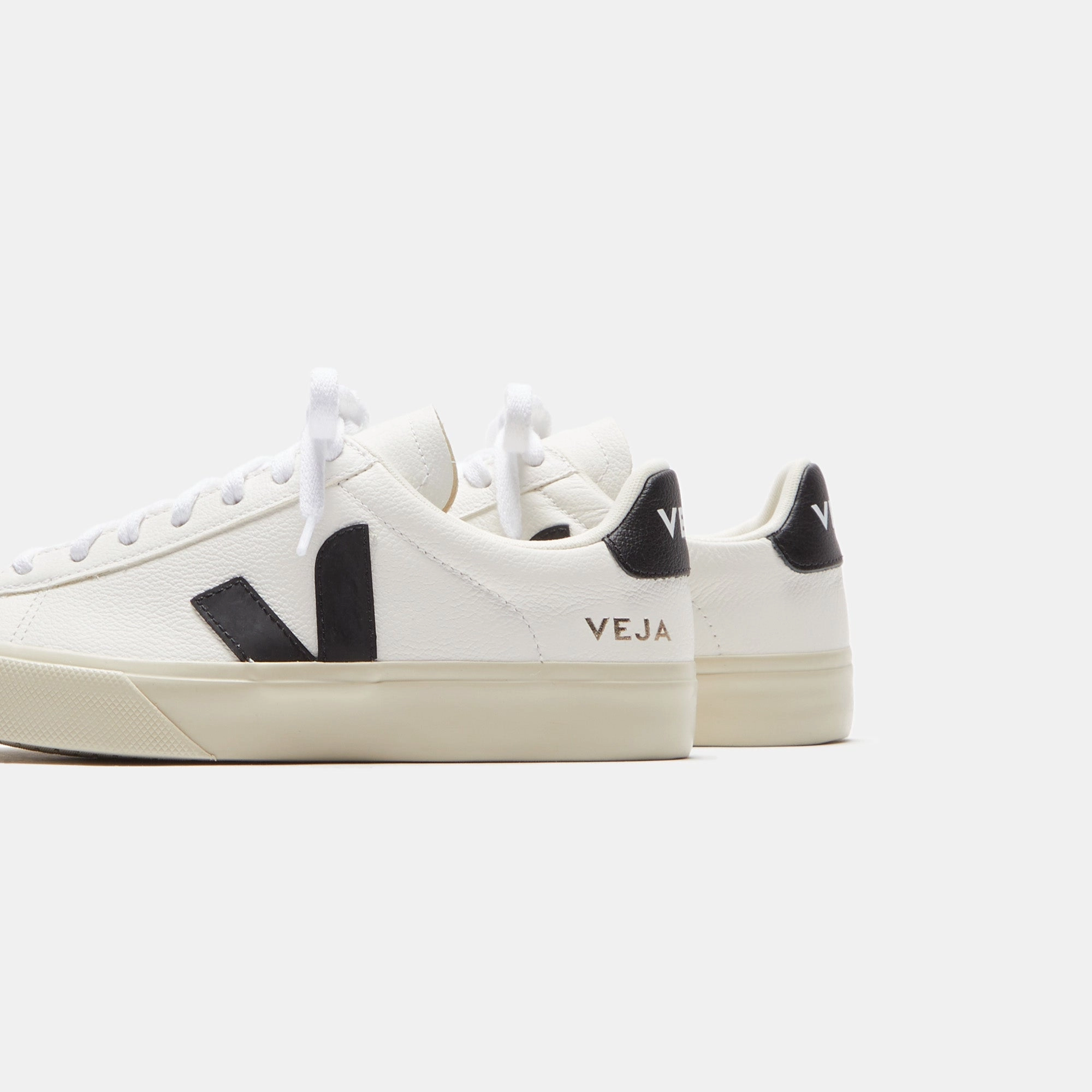 Veja WMNS Campo - Extra White / Black Minimalist Walking Shoes