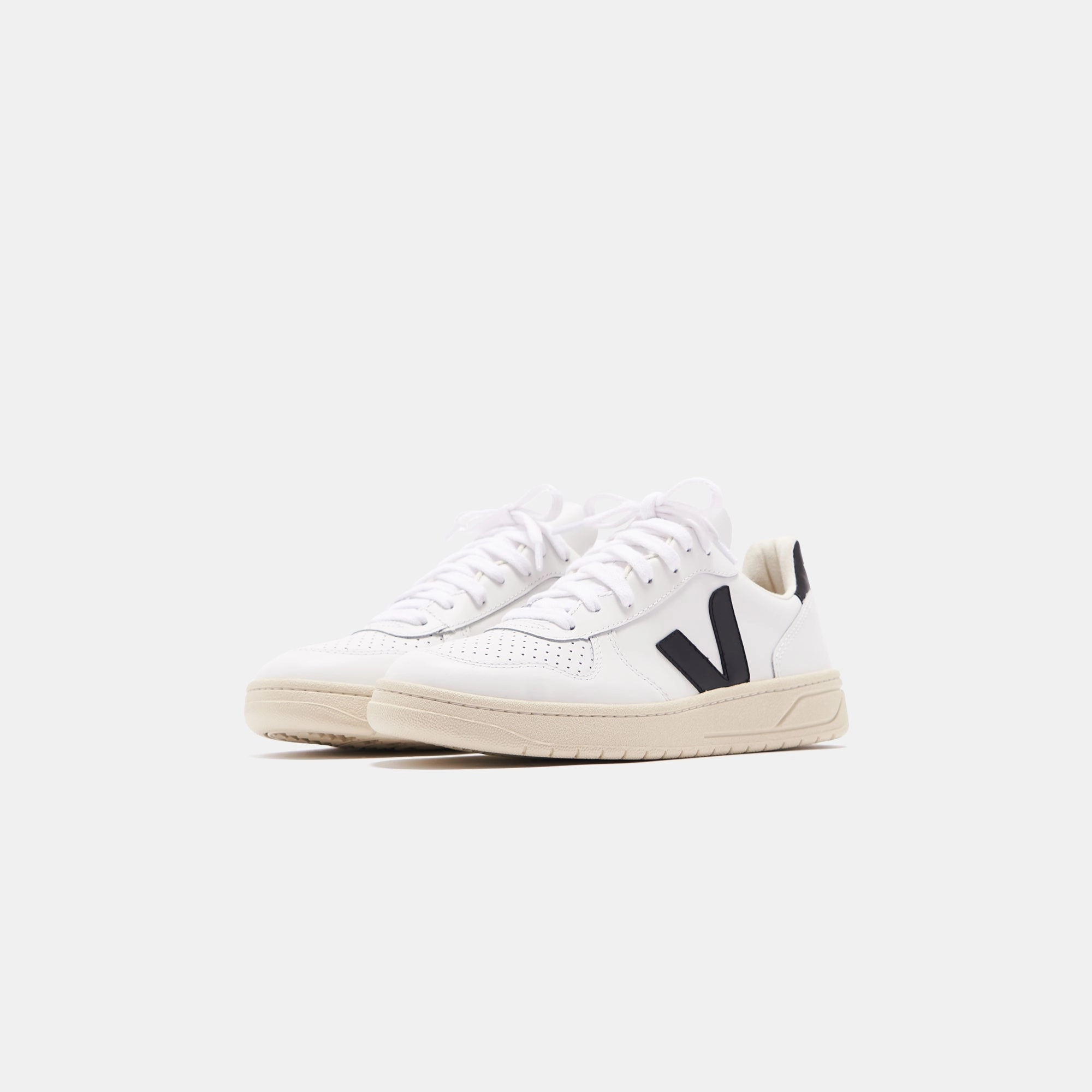 Veja WMNS V-10 - Extra White / Black Minimalist Walking Shoes