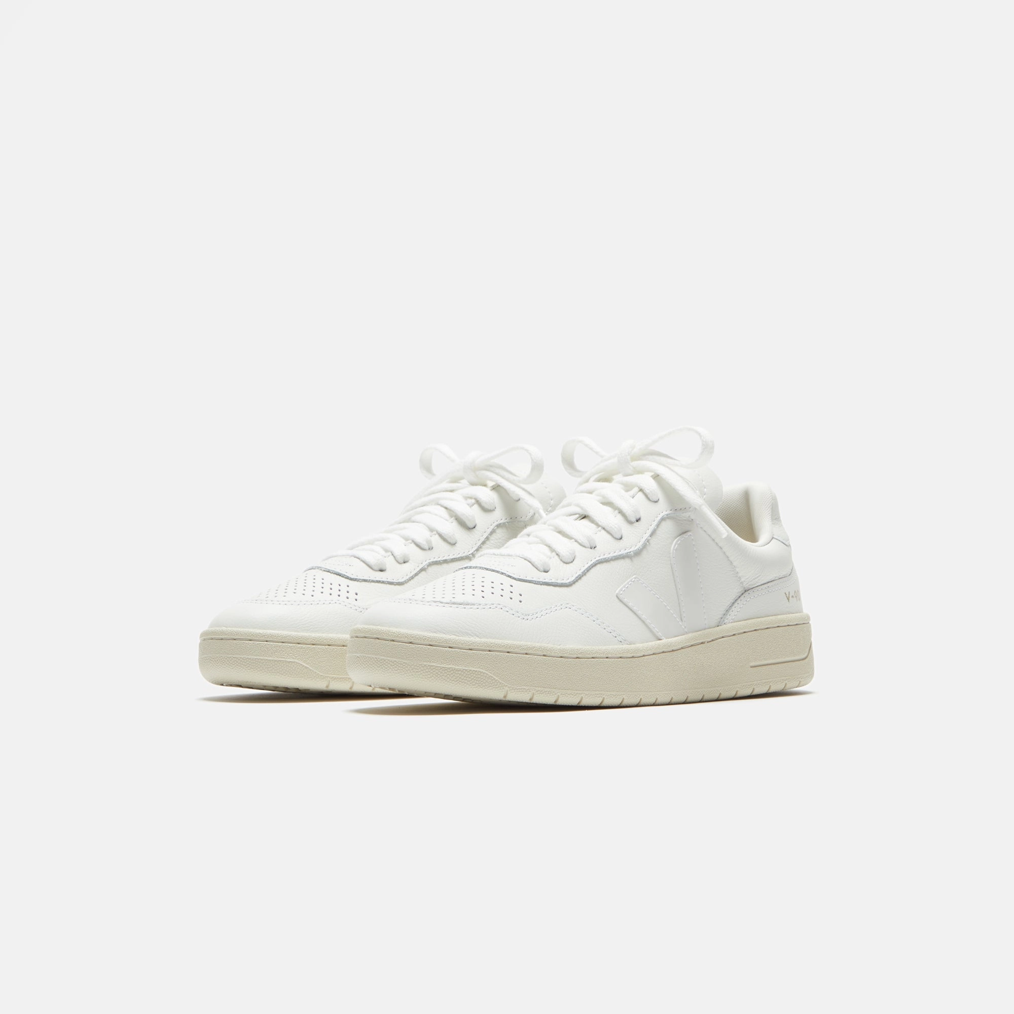 Veja WMNS V-90 - Extra White Minimalist Walking Shoes