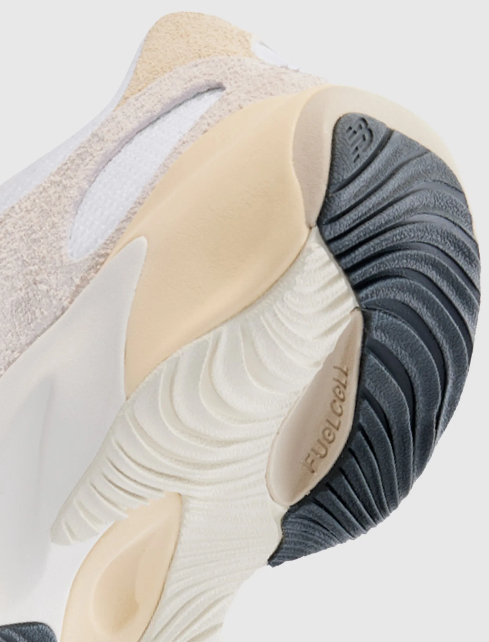 WARPED RUNNER "WHITE BEIGE" Nike Air Max 1