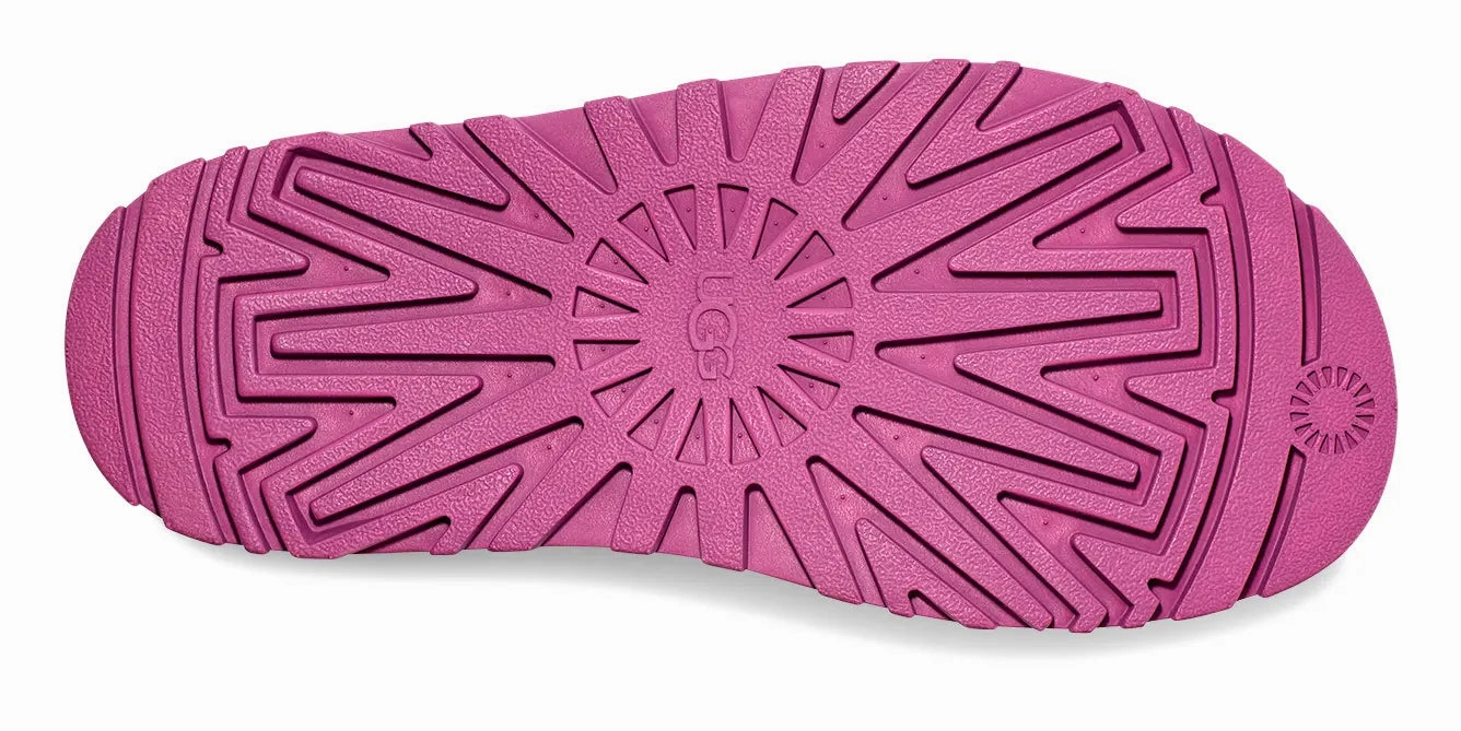 Women's UGG Goldenglow  Lightweight & Water-Friendly Comfort Ugg cozy footwear visuals