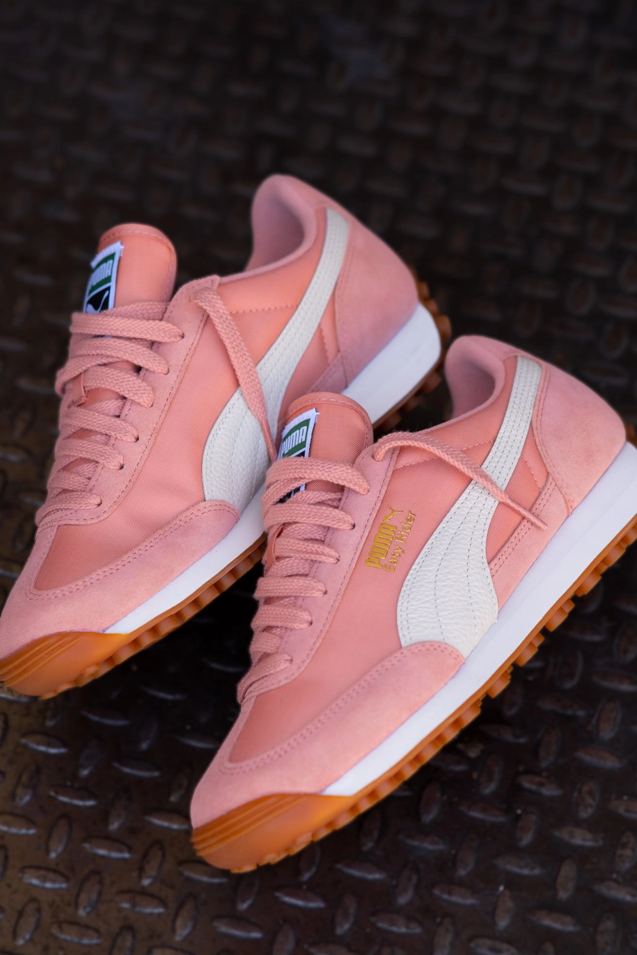 Womens Puma Easy Rider Vintage (Deeva Peach/Alpinesnow/Puma Gold) Puma athletic shoe visuals