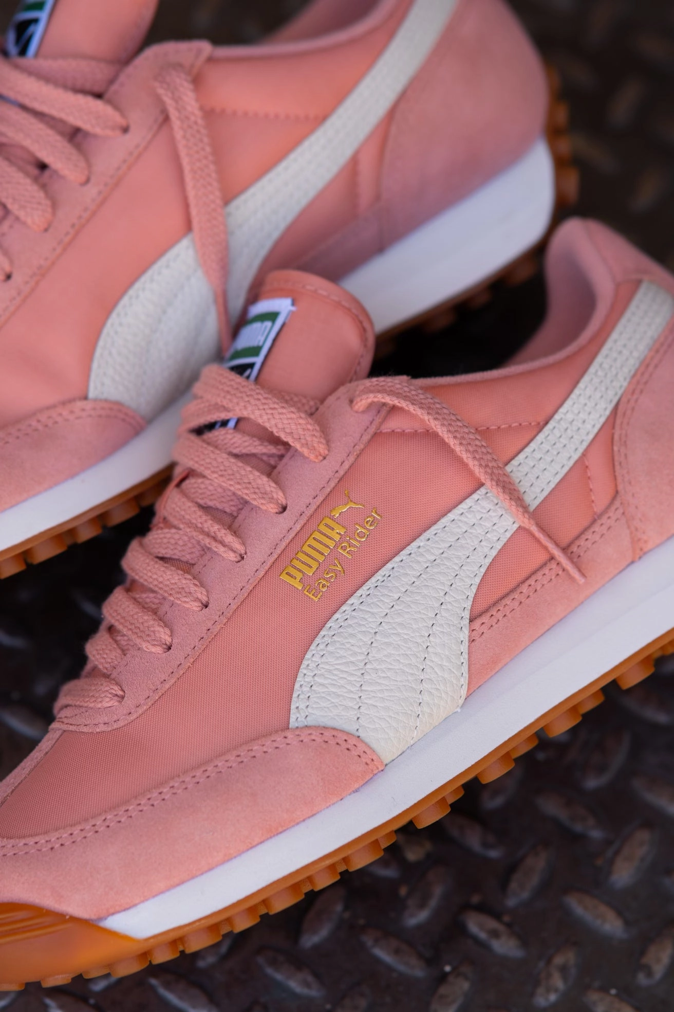 Womens Puma Easy Rider Vintage (Deeva Peach/Alpinesnow/Puma Gold) Puma athletic shoe visuals