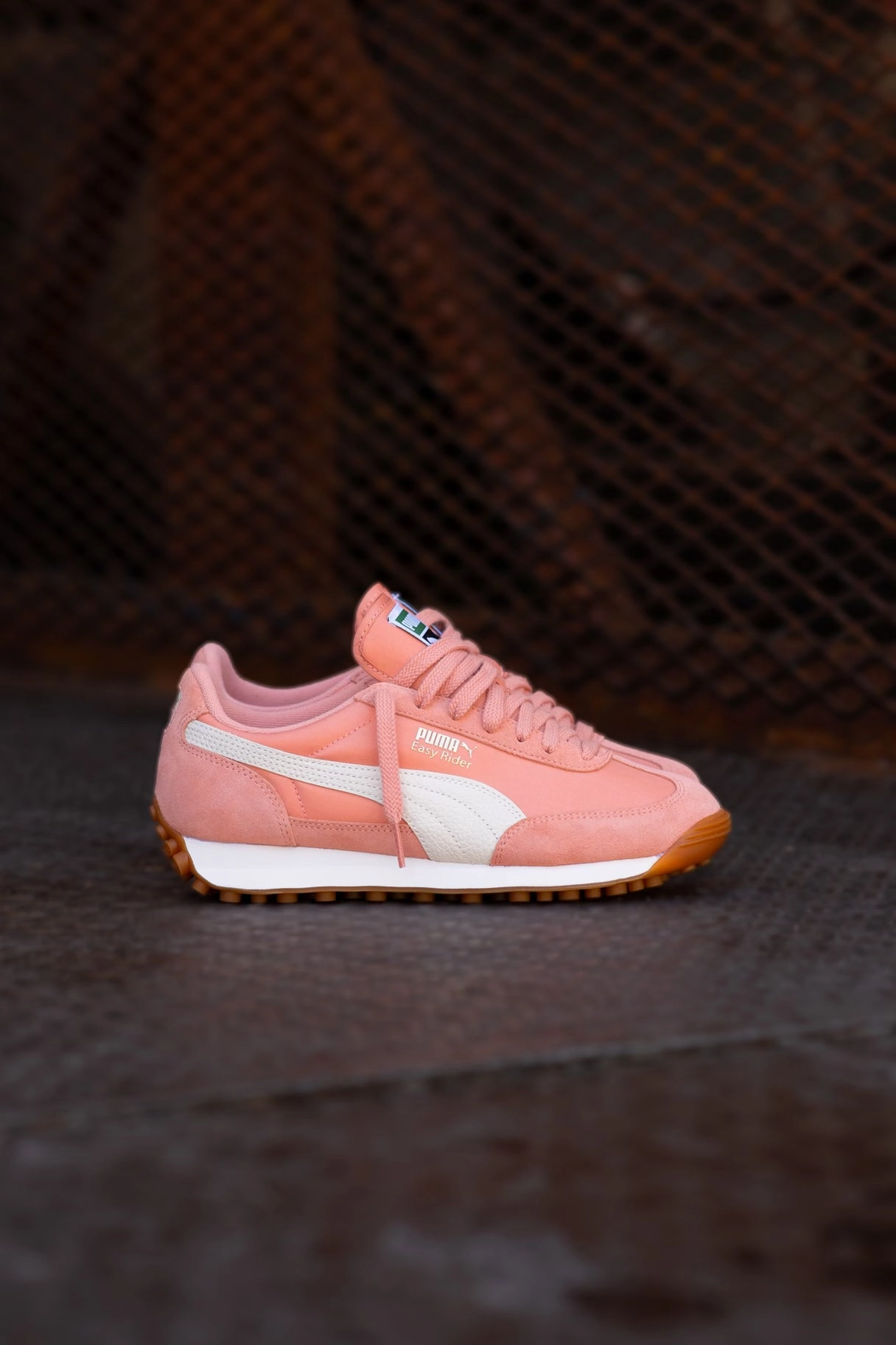 Womens Puma Easy Rider Vintage (Deeva Peach/Alpinesnow/Puma Gold) Puma athletic shoe visuals
